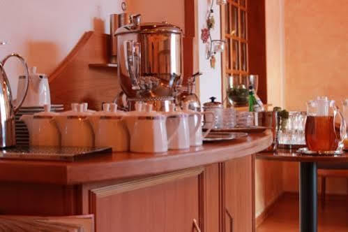 Hotel Am Schwedenkai Кил Екстериор снимка
